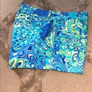 Lilly Pulitzer patterned shorts size 8